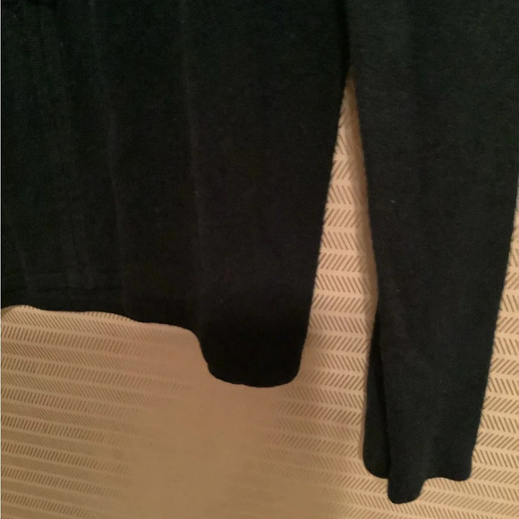 SAG HARBOR~ BLACK SWEATER/ BLOUSE~SIZE~MP - Picture 4 of 6
